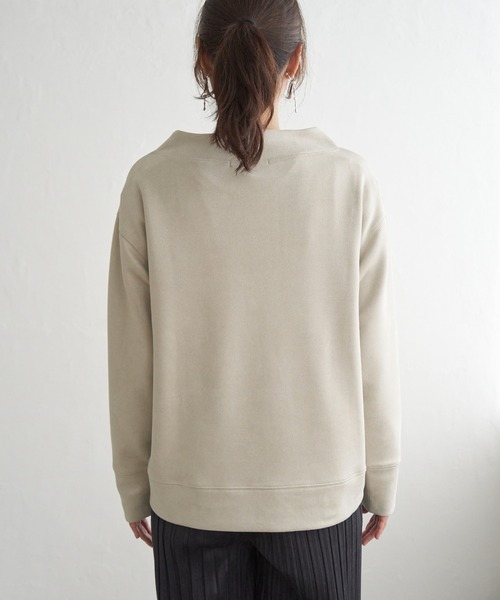 ikka（イッカ）の「【雑誌InRed12月号掲載】フェイクスエードスピンドルプルオーバー（スウェット・レディース・グリーン/コーラルピンク/ベージュ/チャコール/ブラウン系その他・M/L/S）」の11枚目の写真