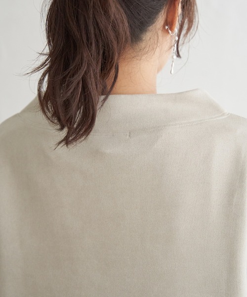 ikka（イッカ）の「【雑誌InRed12月号掲載】フェイクスエードスピンドルプルオーバー（スウェット・レディース・グリーン/コーラルピンク/ベージュ/チャコール/ブラウン系その他・M/L/S）」の12枚目の写真