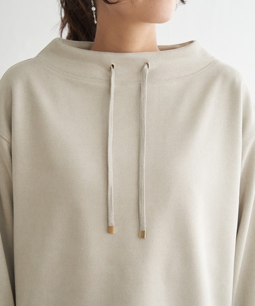 ikka（イッカ）の「【雑誌InRed12月号掲載】フェイクスエードスピンドルプルオーバー（スウェット・レディース・グリーン/コーラルピンク/ベージュ/チャコール/ブラウン系その他・M/L/S）」の13枚目の写真