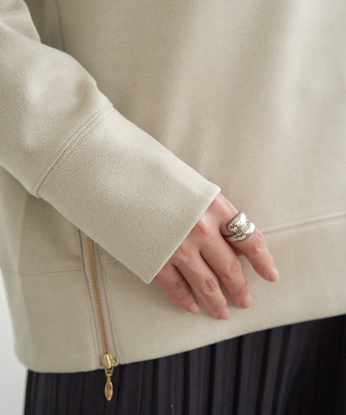 ikka（イッカ）の「【雑誌InRed12月号掲載】フェイクスエードスピンドルプルオーバー（スウェット・レディース・グリーン/コーラルピンク/ベージュ/チャコール/ブラウン系その他・M/L/S）」の15枚目の写真