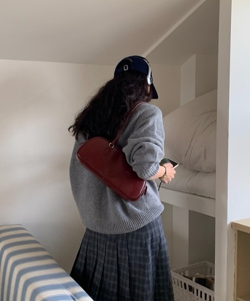 mebole(メボレ)の「Classic Refined Shoulder Bag(ショルダーバッグ・レディース・レッド/ブラック・FREE)」の20枚目の写真