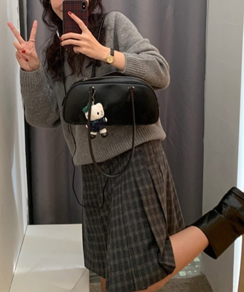 mebole(メボレ)の「Classic Refined Shoulder Bag(ショルダーバッグ・レディース・レッド/ブラック・FREE)」の5枚目の写真