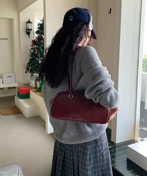 mebole(メボレ)の「Classic Refined Shoulder Bag(ショルダーバッグ・レディース・レッド/ブラック・FREE)」の19枚目の写真