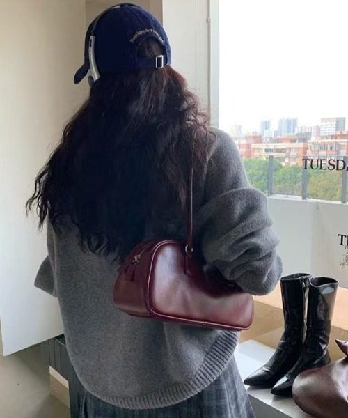 mebole(メボレ)の「Classic Refined Shoulder Bag(ショルダーバッグ・レディース・レッド/ブラック・FREE)」の21枚目の写真