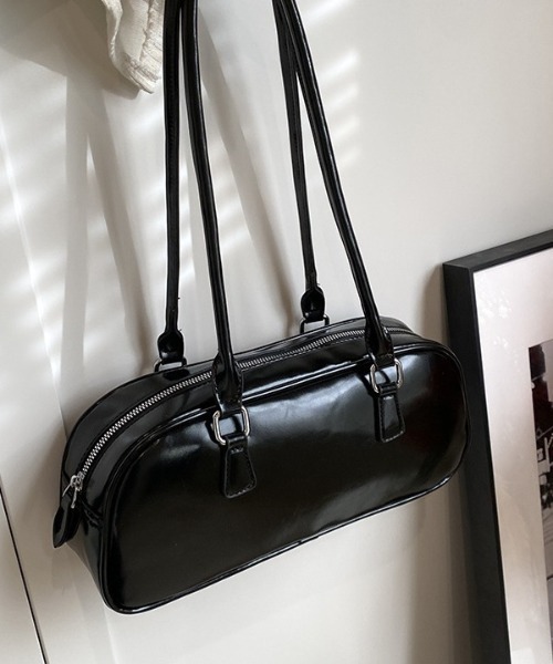 mebole(メボレ)の「Classic Refined Shoulder Bag(ショルダーバッグ・レディース・レッド/ブラック・FREE)」の17枚目の写真