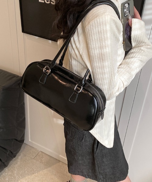 mebole(メボレ)の「Classic Refined Shoulder Bag(ショルダーバッグ・レディース・レッド/ブラック・FREE)」の13枚目の写真