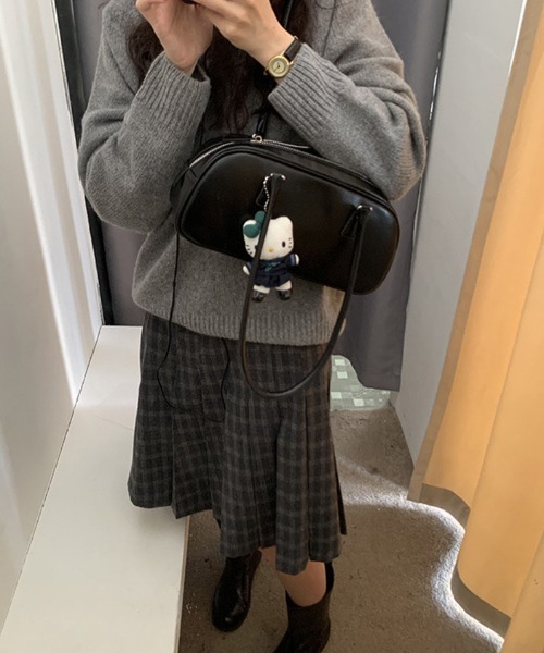 mebole(メボレ)の「Classic Refined Shoulder Bag(ショルダーバッグ・レディース・レッド/ブラック・FREE)」の8枚目の写真