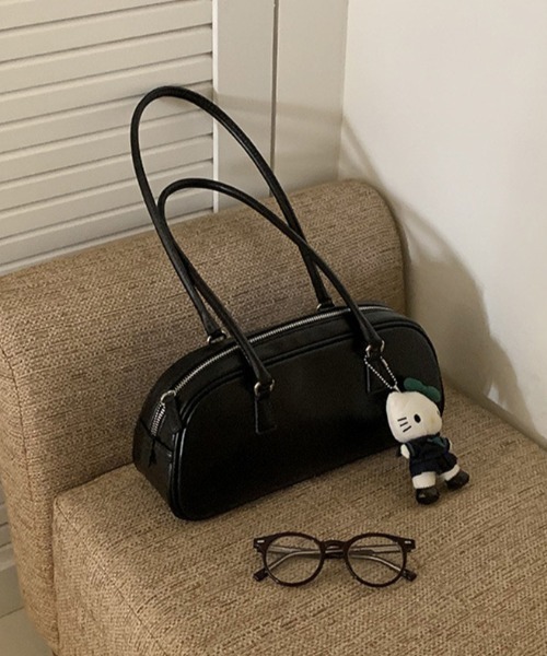 mebole(メボレ)の「Classic Refined Shoulder Bag(ショルダーバッグ・レディース・レッド/ブラック・FREE)」の16枚目の写真