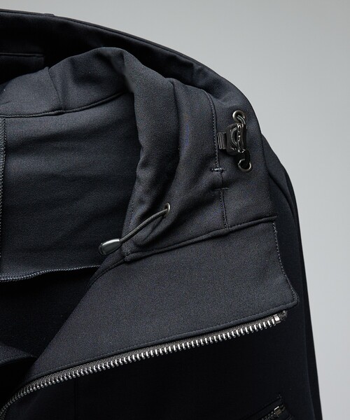 DESIGNWORKS（デザインワークス）の「【セットアップ対応】ストレッチナイロン アクティブライダース フーディー（ブルゾン・メンズ・チャコールグレー/ダークネイビー・48/50/46）」の13枚目の写真