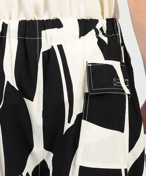 HAVERSACK(ハバーザック)の「HAVERSACK ATTIRE コットン総柄イージーパンツ(その他パンツ・メンズ・ブラック系その他・M)」の7枚目の写真