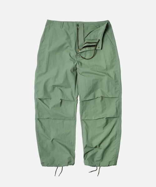 FRIZMWORKS(フリズムワークス)の「NYLON RIPSTOP PARACHUTE PANTS _ SAGE GREEN(スウェットパンツ・レディース・その他・MEDIUM/LARGE/X-LARGE)」の1枚目の写真