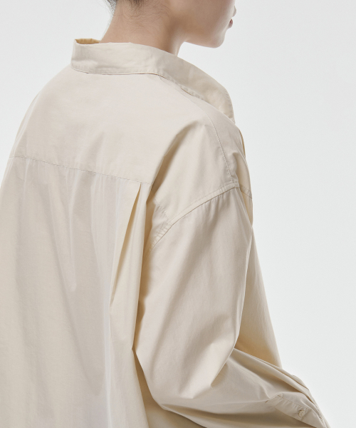 MUSINSA STANDARD WOMAN（ムシンサスタンダードウーマン）の「ウィメンズコットンナイロンオーバーサイズシャツ[ライトベージュ]（シャツ/ブラウス・レディース・その他・SMALL/MEDIUM/LARGE/X-SMALL）」の5枚目の写真