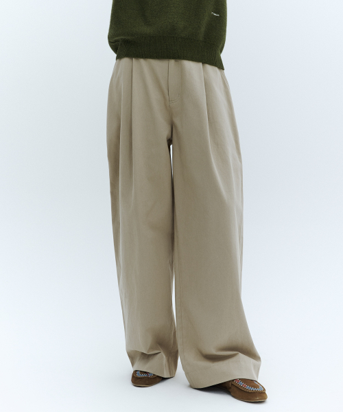 CITYBREEZE(シティブリーズ)の「コットンカーブドワンタックパンツ_BEIGE(その他パンツ・レディース・ベージュ・SMALL/MEDIUM)」の3枚目の写真