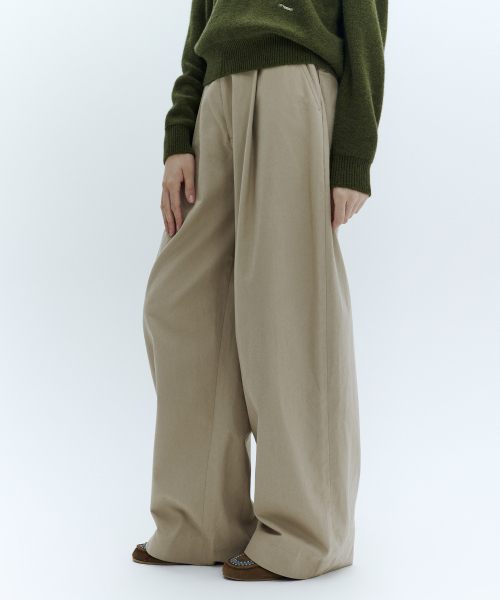 CITYBREEZE(シティブリーズ)の「コットンカーブドワンタックパンツ_BEIGE(その他パンツ・レディース・ベージュ・SMALL/MEDIUM)」の5枚目の写真