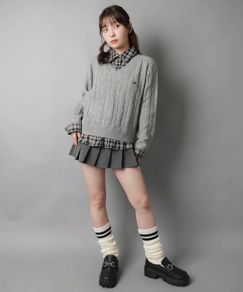 SPINNS(スピンズ)の「インパンレイヤード風プリーツミニスカート/3ボタン(スカート・レディース・ブラック/グレー・ONESIZE)」の13枚目の写真