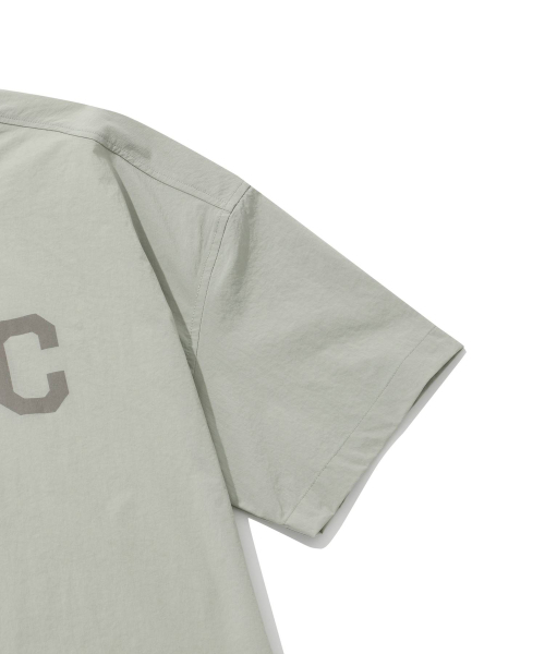 COVERNAT(カバーナット)の「カレッジテックナイロンTシャツカーキ(Tシャツ/カットソー・レディース・その他・MEDIUM/LARGE/X-SMALL/SMALL)」の6枚目の写真
