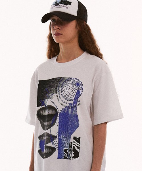 MATCHGLOBE(マッチグローブ)の「コラージュリップスオーバーサイズTシャツ(ホワイト)(Tシャツ/カットソー・レディース・その他・FREE)」の6枚目の写真