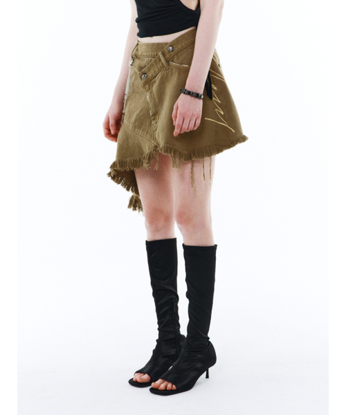 YEEL（ワイイーイーエル）の「ASYMMETRIC CUT-OFF COTTON SKIRT BROWN（スカート・レディース・その他・MEDIUM/SMALL）」の2枚目の写真