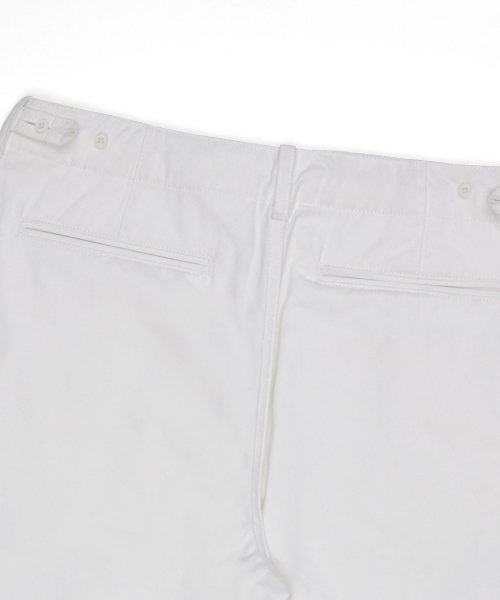 FIELDERS(フィールダーズ)の「BASIC STANDARD FIT ONE-TUCK SHORTS WHITE(その他パンツ・メンズ・その他・MEDIUM/LARGE)」の5枚目の写真