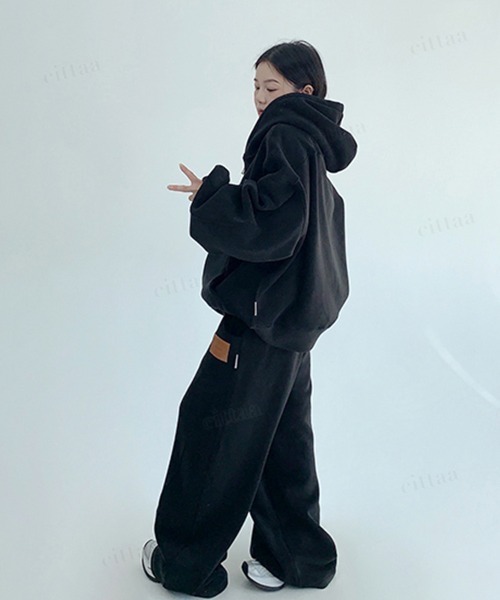 Dalfwin(ダールフィン)の「韓国ファッション 【セットアップ可能】RICECAKEフェイクレザーラベル付フリースワイドパンツ(スウェットパンツ・レディース・ブラック/ライトグレー/ダークグレー・FREE)」の9枚目の写真