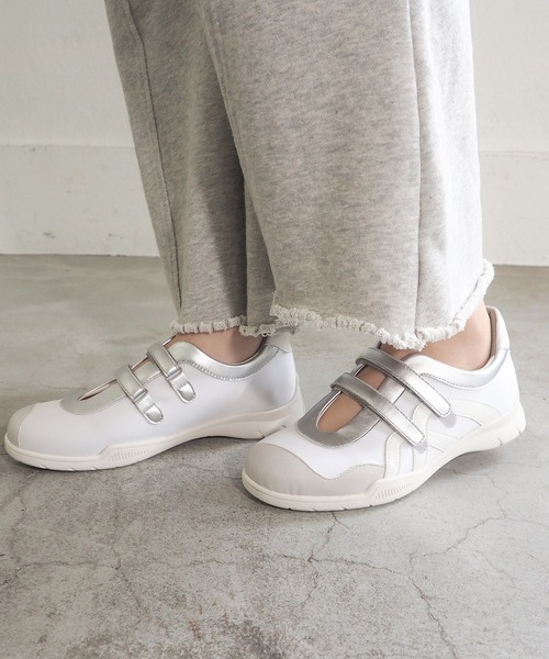 byあしながおじさん（バイアシナガオジサン）の「ダブルストラップバレエスニーカー　8710649（スニーカー・レディース・オフホワイト/ブラック/ライトベージュ・S/M/L/LL）」の20枚目の写真