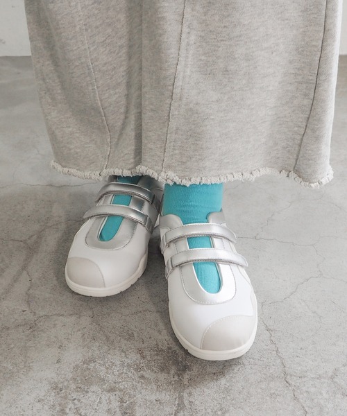 byあしながおじさん（バイアシナガオジサン）の「ダブルストラップバレエスニーカー　8710649（スニーカー・レディース・オフホワイト/ブラック/ライトベージュ・S/M/L/LL）」の22枚目の写真