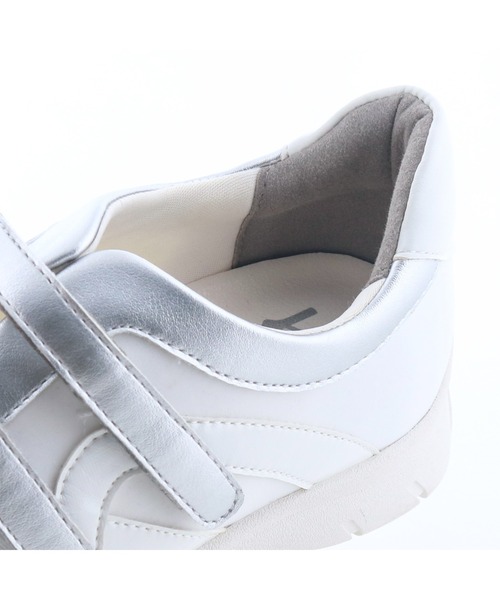 byあしながおじさん（バイアシナガオジサン）の「ダブルストラップバレエスニーカー　8710649（スニーカー・レディース・オフホワイト/ブラック/ライトベージュ・S/M/L/LL）」の12枚目の写真