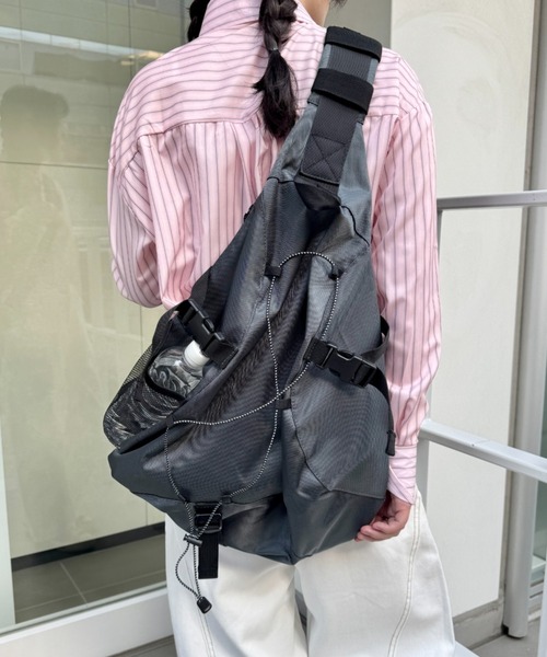 SOLLON.（ソルロン）の「ドローコードワンショルダーナイロンボディバッグ（ボディバッグ/ウエストポーチ・レディース・ブラウン/ネイビー/グレー/ブラック・FREE）」の15枚目の写真