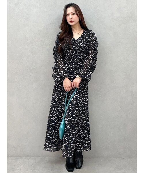 MERCURYDUO(マーキュリーデュオ)の「ダブルラッフルバイカラーパイピングワンピース(ワンピース・レディース・アイボリー/ブラック・SMALL/MEDIUM)」の8枚目の写真