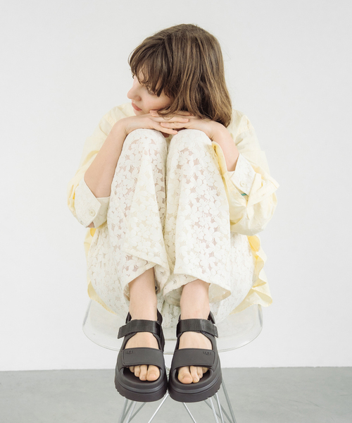 UGG（アグ）の「《別注カラーあり/追加2》 UGG/アグ GoldenGlow Sandal W GOLDENGLOW（サンダル・レディース・カーキ/ブラック・22cm/25cm/24cm/23cm）」の14枚目の写真