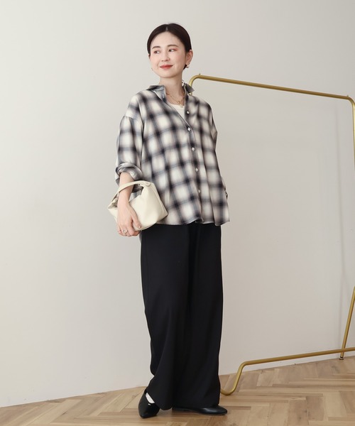 AMERICAN HOLIC（アメリカンホリック）の「【イージーケア】 チェックバックタックシャツ（シャツ/ブラウス・レディース・ブラック/ブルー/ベージュ・L/M）」の18枚目の写真