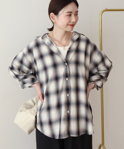 AMERICAN HOLIC（アメリカンホリック）の「【イージーケア】 チェックバックタックシャツ（シャツ/ブラウス・レディース・ブラック/ブルー/ベージュ・L/M）」の5枚目の写真