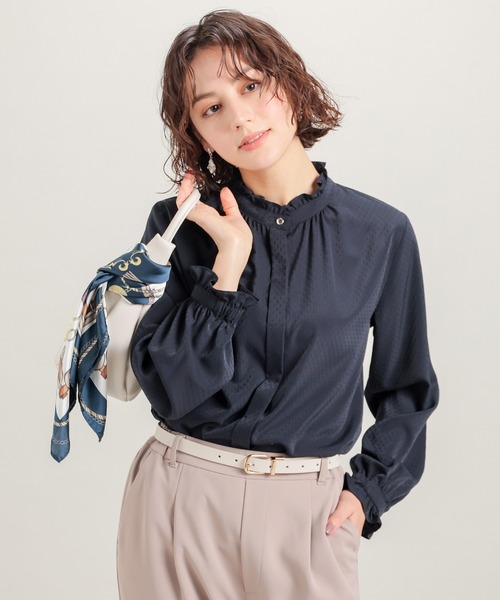 GLACIER lusso(グラシアルッソ)の「スタンドフリルブラウス(シャツ/ブラウス・レディース・アイボリー/グレイッシュベージュ/サックスブルー/ネイビー・L/LL/M/S)」の12枚目の写真