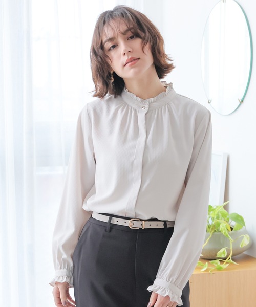 GLACIER lusso(グラシアルッソ)の「スタンドフリルブラウス(シャツ/ブラウス・レディース・アイボリー/グレイッシュベージュ/サックスブルー/ネイビー・L/LL/M/S)」の22枚目の写真