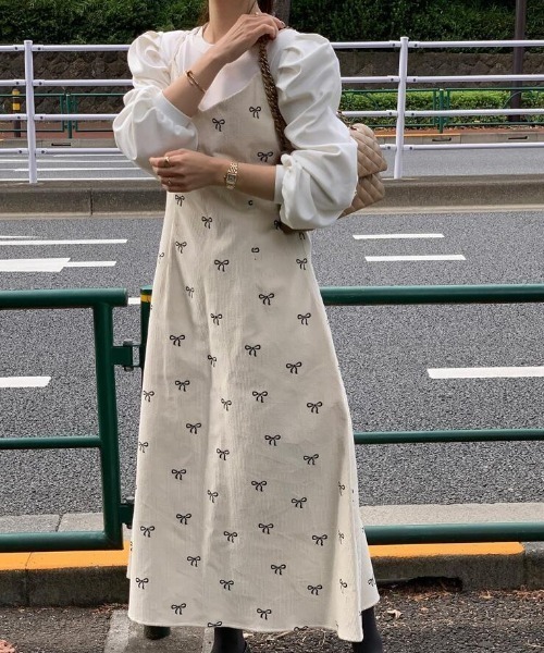 semplice（センプリチェ）の「キャミワンピース（ワンピース・レディース・ブラック/ベージュ・F）」の13枚目の写真