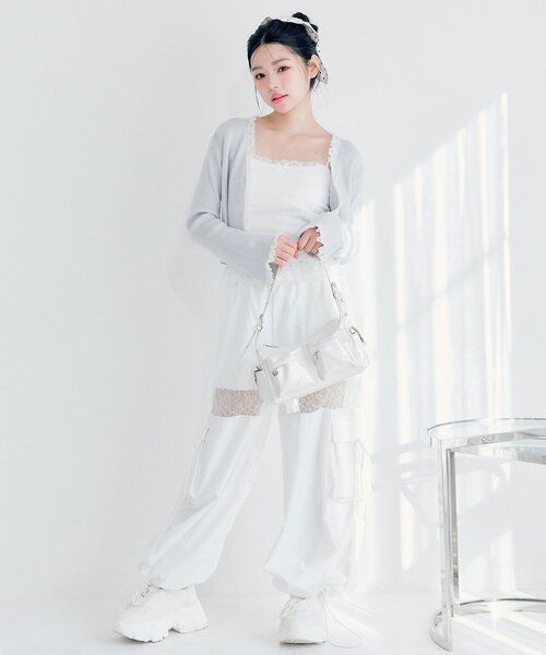 OLIVE des OLIVE(オリーブデオリーブ)の「レース切替カーゴパンツ(カーゴパンツ・レディース・ピンク/ネイビー/ミント/オフホワイト・FREE)」の5枚目の写真