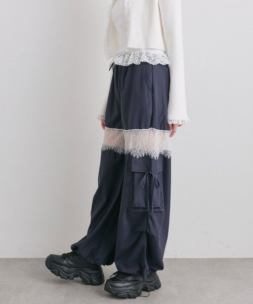 OLIVE des OLIVE(オリーブデオリーブ)の「レース切替カーゴパンツ(カーゴパンツ・レディース・ピンク/ネイビー/ミント/オフホワイト・FREE)」の12枚目の写真