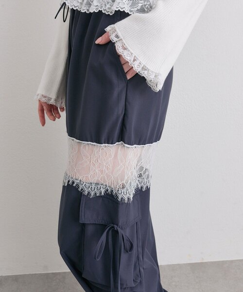 OLIVE des OLIVE(オリーブデオリーブ)の「レース切替カーゴパンツ(カーゴパンツ・レディース・ピンク/ネイビー/ミント/オフホワイト・FREE)」の13枚目の写真