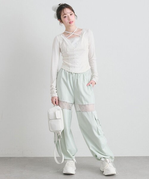OLIVE des OLIVE(オリーブデオリーブ)の「レース切替カーゴパンツ(カーゴパンツ・レディース・ピンク/ネイビー/ミント/オフホワイト・FREE)」の20枚目の写真