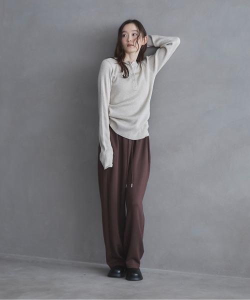 feepur(フェピュール)の「【ハンドウォッシャブル】バイカラーヘンリーニット(ニット/セーター・レディース・チャコールグレー/アイボリー・MEDIUM)」の8枚目の写真