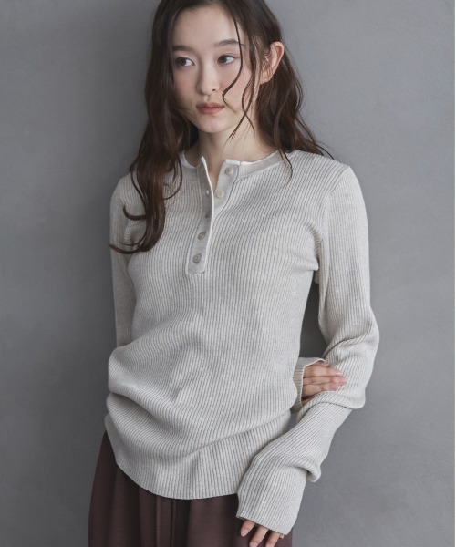 feepur(フェピュール)の「【ハンドウォッシャブル】バイカラーヘンリーニット(ニット/セーター・レディース・チャコールグレー/アイボリー・MEDIUM)」の10枚目の写真