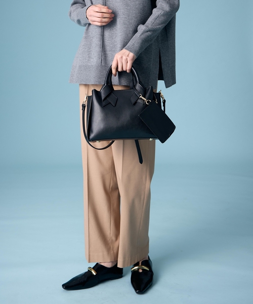 A/C DESIGN BY ALPHA CUBIC(エーシーデザインバイアルファキュービック)の「2WAYショルダーバッグ【ショルダーストラップ取り外し可能・パスケース付】(トートバッグ・レディース・ブラック/ベージュ・フリー)」の4枚目の写真