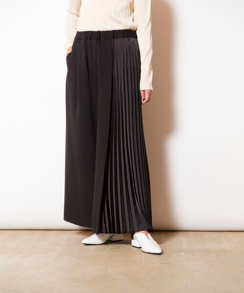 OSMOSIS(オズモーシス)の「アシンメトリープリーツパンツ(その他パンツ・レディース・ブラック/グレイッシュベージュ/ライトベージュ・ONE SIZE)」の18枚目の写真