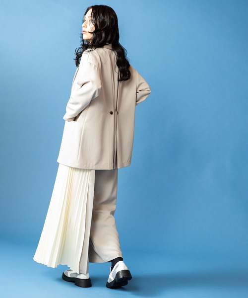 OSMOSIS(オズモーシス)の「アシンメトリープリーツパンツ(その他パンツ・レディース・ブラック/グレイッシュベージュ/ライトベージュ・ONE SIZE)」の20枚目の写真