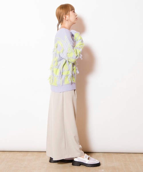 OSMOSIS(オズモーシス)の「アシンメトリープリーツパンツ(その他パンツ・レディース・ブラック/グレイッシュベージュ/ライトベージュ・ONE SIZE)」の4枚目の写真