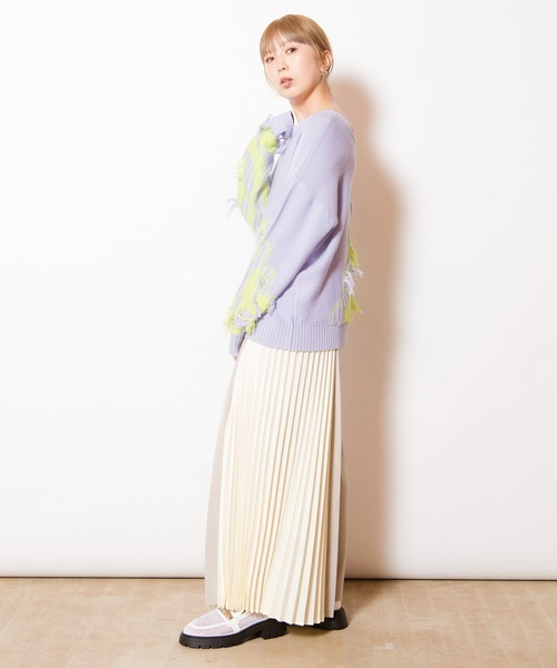 OSMOSIS(オズモーシス)の「アシンメトリープリーツパンツ(その他パンツ・レディース・ブラック/グレイッシュベージュ/ライトベージュ・ONE SIZE)」の5枚目の写真