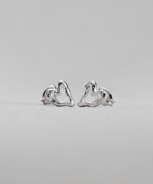norme(ノーム)の「【SILVER925】ノーム オープン ハート ミニ ピアス / norme open heart mini pierce(ピアス(両耳用)・レディース・シルバー・FREE)」の1枚目の写真