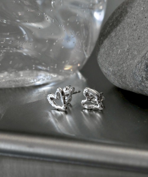 norme(ノーム)の「【SILVER925】ノーム オープン ハート ミニ ピアス / norme open heart mini pierce(ピアス(両耳用)・レディース・シルバー・FREE)」の2枚目の写真