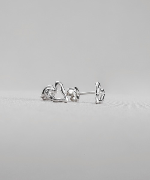 norme(ノーム)の「【SILVER925】ノーム オープン ハート ミニ ピアス / norme open heart mini pierce(ピアス(両耳用)・レディース・シルバー・FREE)」の6枚目の写真