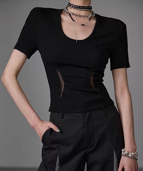 chuclla(チュクラ)の「【CHENTAITAI】シアーパネル コンパクトトップス CTW26s009(Tシャツ/カットソー・レディース・ベージュ/ブラック・M)」の2枚目の写真